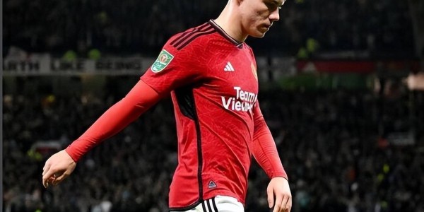 终于送出去一个？曼联弃将在那不勒斯发挥好，有望拿到5000万回款