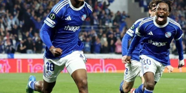 法甲踢疯了：2-1！5-4！巴黎遭遇绝杀，白堡连追四球，里昂主场溃败